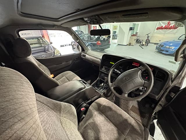 1997 Toyota HiAce JDM car for sale — photo 9 of 25