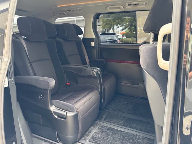 2009 Toyota Vellfire JDM car for sale — photo 10 of 17