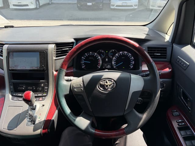 2009 Toyota Vellfire JDM car for sale — photo 6 of 13