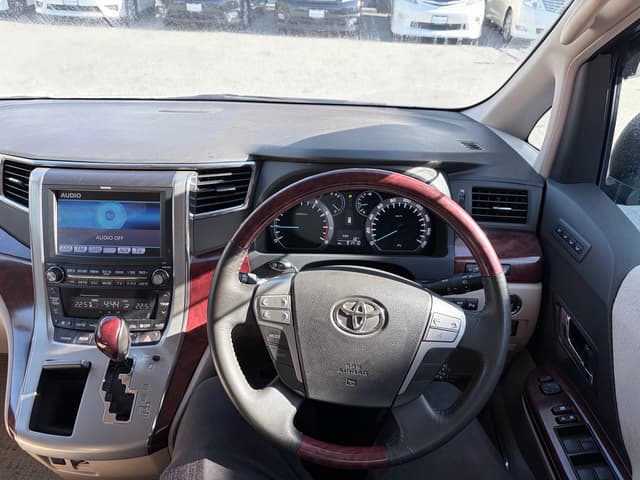 2010 Toyota Alphard JDM car for sale — photo 8 of 20