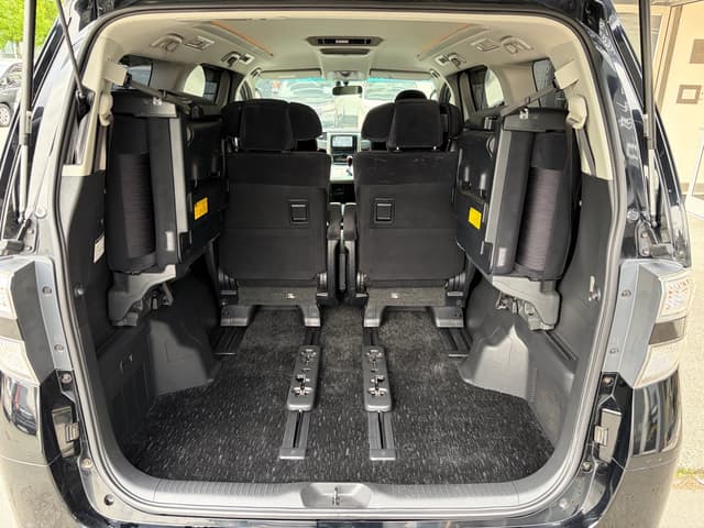 2009 Toyota Vellfire JDM car for sale — photo 11 of 17