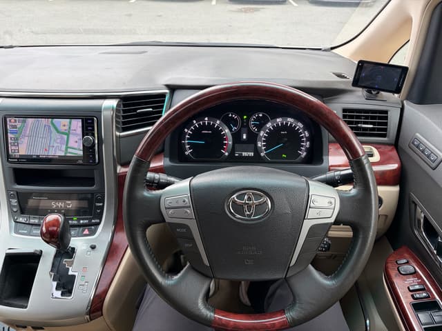 2010 Toyota Vellfire JDM car for sale — photo 9 of 25