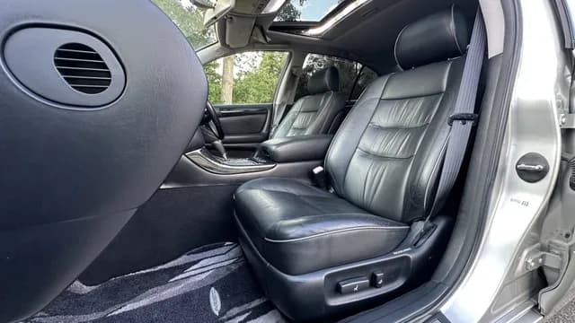 2002 Toyota Aristo JDM car for sale — photo 9 of 25
