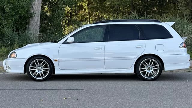 2001 Toyota Caldina JDM car for sale — photo 2 of 25