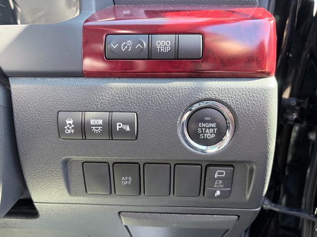 2009 Toyota Vellfire JDM car for sale — photo 13 of 19