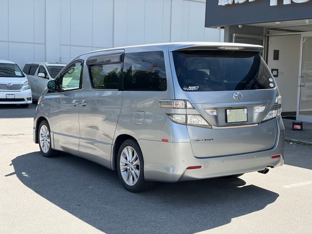 2009 Toyota Vellfire JDM car for sale — photo 4 of 13