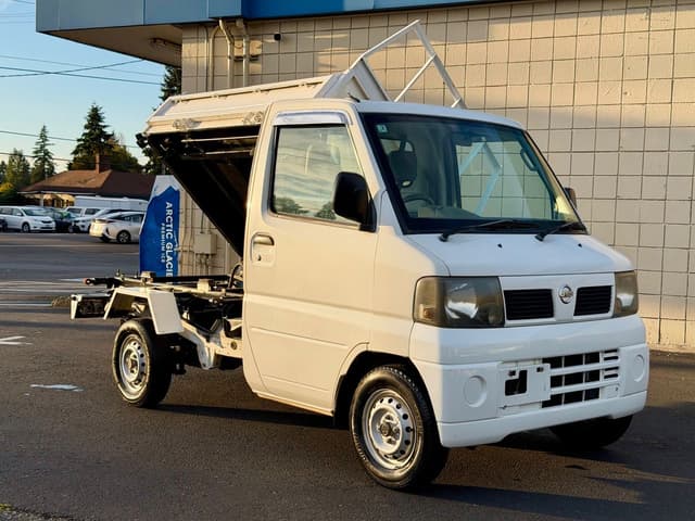 2001 Mitsubishi Minicab JDM car for sale — photo 2 of 25