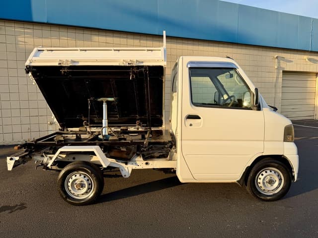 2001 Mitsubishi Minicab JDM car for sale — photo 21 of 25