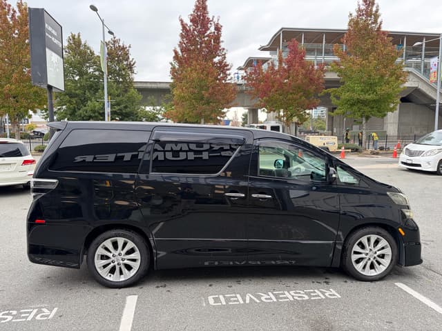 2009 Toyota Vellfire JDM car for sale — photo 4 of 17