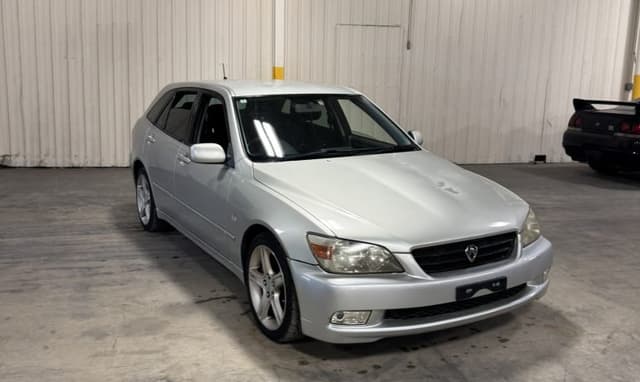 2001 Toyota Altezza JDM car for sale — photo 3 of 25