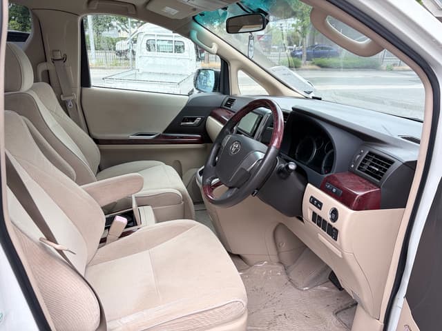 2008 Toyota Vellfire JDM car for sale — photo 14 of 18