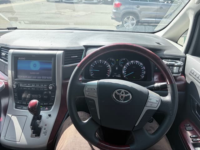 2009 Toyota Vellfire JDM car for sale — photo 9 of 22