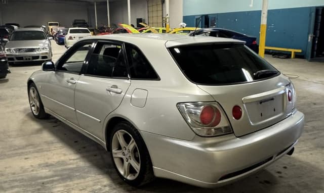 2001 Toyota Altezza JDM car for sale — photo 19 of 25