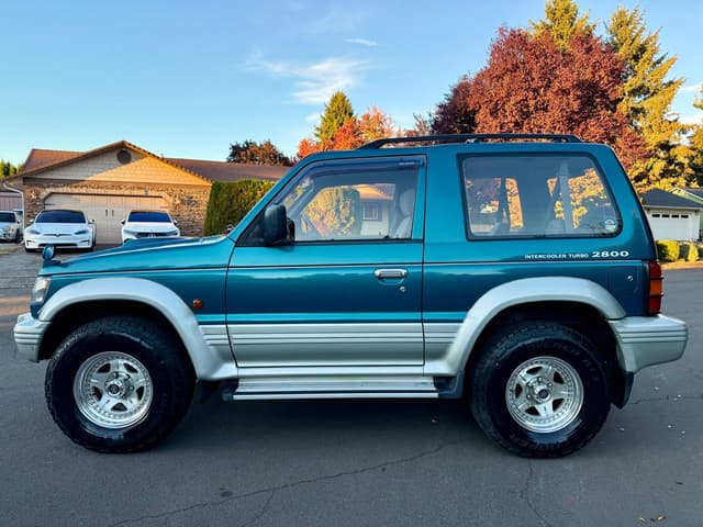 1994 Mitsubishi Pajero JDM car for sale — photo 6 of 25