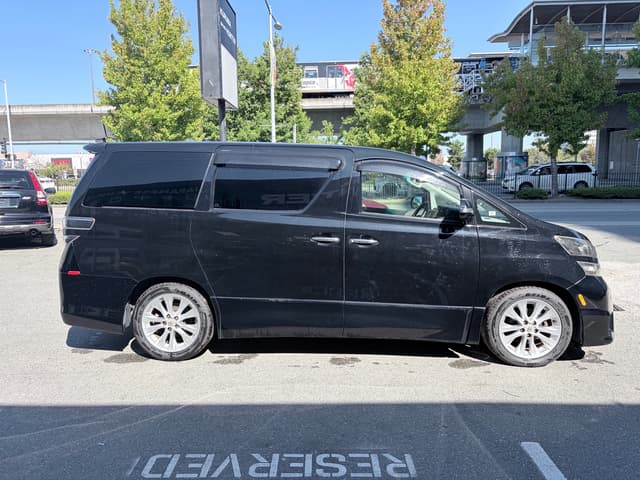 2009 Toyota Vellfire JDM car for sale — photo 8 of 19