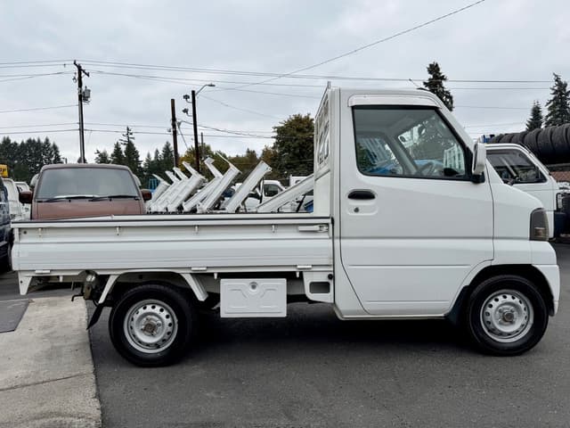 2001 Mitsubishi Minicab JDM car for sale — photo 6 of 24