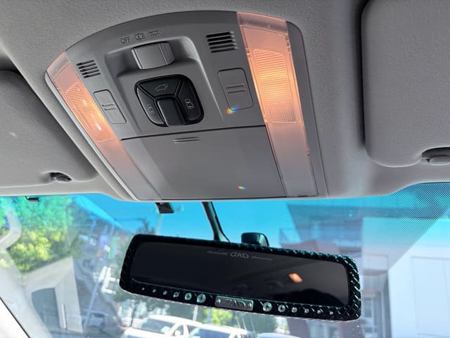 2009 Toyota Vellfire JDM car for sale — photo 12 of 19