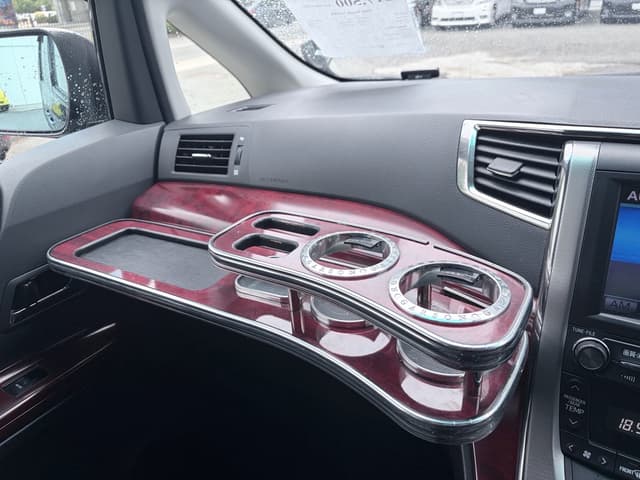 2009 Toyota Vellfire JDM car for sale — photo 17 of 22