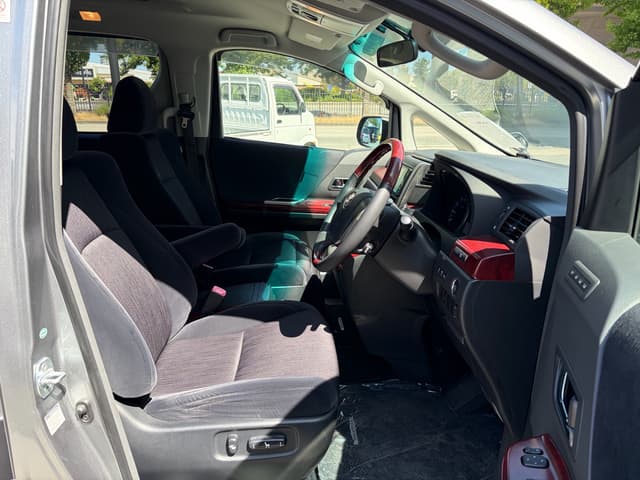 2009 Toyota Vellfire JDM car for sale — photo 12 of 13