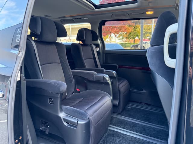 2008 Toyota Vellfire JDM car for sale — photo 15 of 18