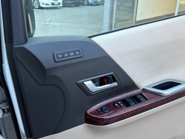 2008 Toyota Alphard JDM car for sale — photo 14 of 18