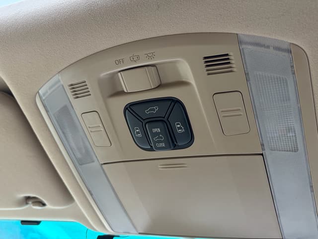2010 Toyota Vellfire JDM car for sale — photo 14 of 25