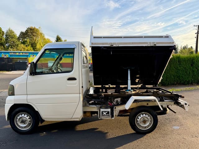 2001 Mitsubishi Minicab JDM car for sale — photo 9 of 25