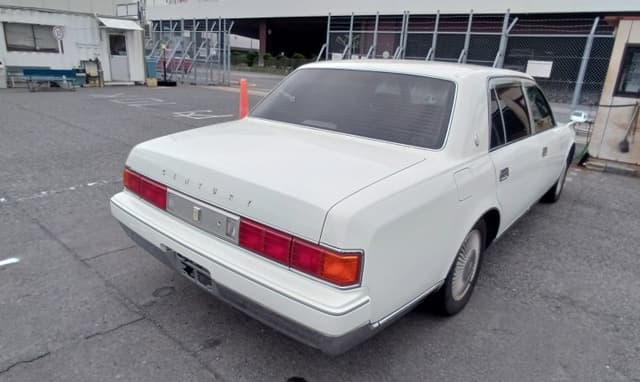 2001 Toyota Century JDM car for sale — photo 4 of 24