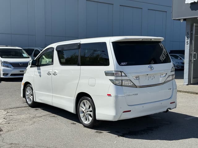 2010 Toyota Vellfire JDM car for sale — photo 4 of 13