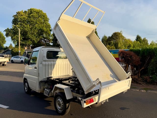2001 Mitsubishi Minicab JDM car for sale — photo 10 of 25