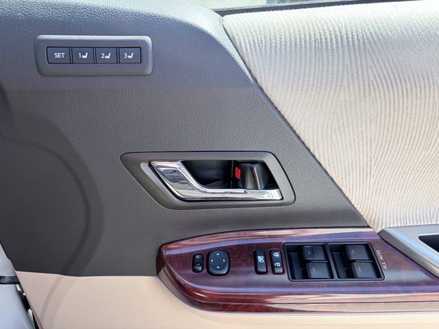 2008 Toyota Alphard JDM car for sale — photo 11 of 18
