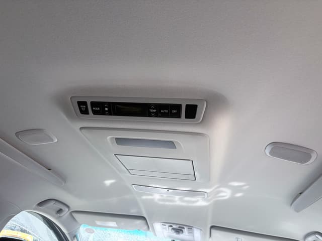2009 Toyota Vellfire JDM car for sale — photo 15 of 22