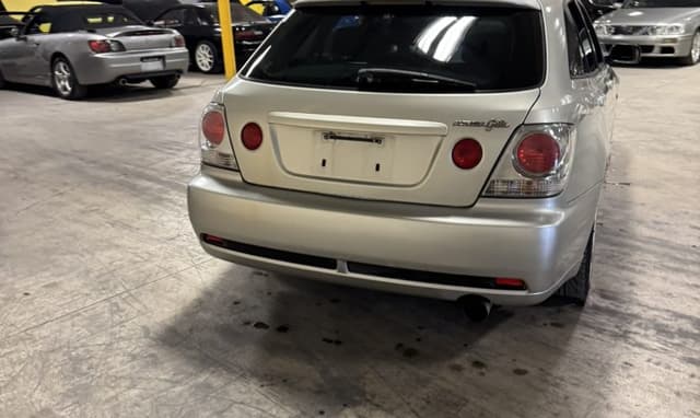 2001 Toyota Altezza JDM car for sale — photo 16 of 25