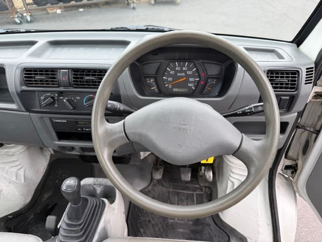 2001 Mitsubishi Minicab JDM car for sale — photo 15 of 24