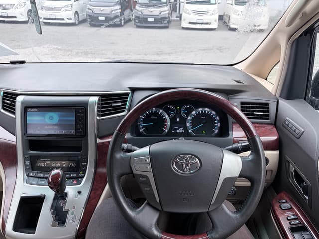 2008 Toyota Vellfire JDM car for sale — photo 8 of 18
