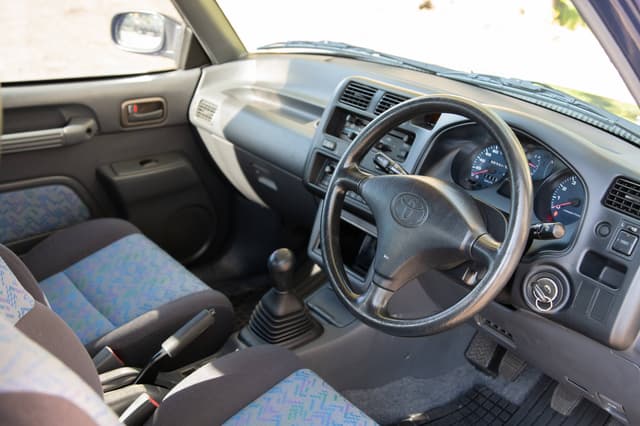 1996 Toyota RAV4 JDM car for sale — photo 9 of 10