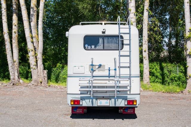 1997 Isuzu Elf JDM car for sale — photo 5 of 10