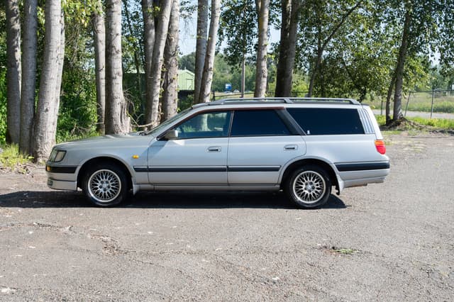 1997 Nissan Stagea JDM car for sale — photo 7 of 10