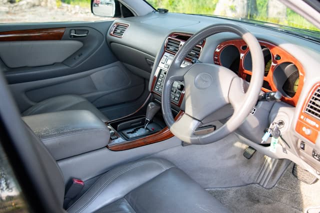 1997 Toyota Aristo JDM car for sale — photo 9 of 10