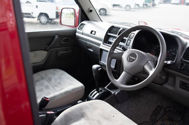 1998 Suzuki Jimny JDM car for sale — photo 9 of 10