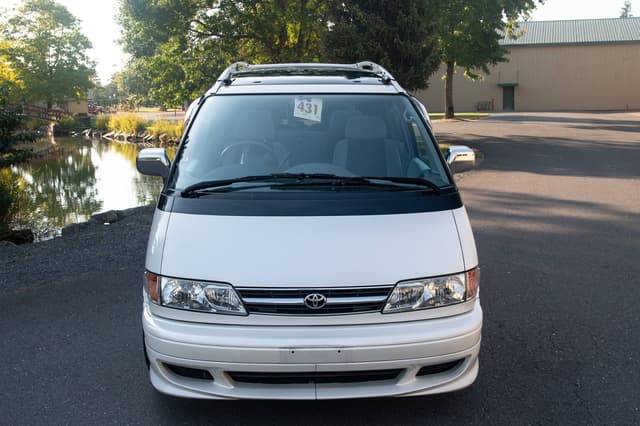 1998 Toyota Estima JDM car for sale — photo 2 of 10