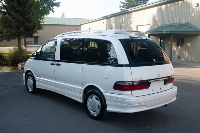1998 Toyota Estima JDM car for sale — photo 4 of 10