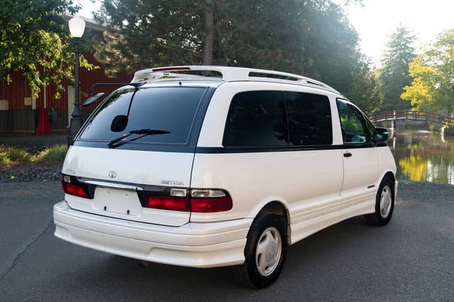 1998 Toyota Estima JDM car for sale — photo 6 of 10