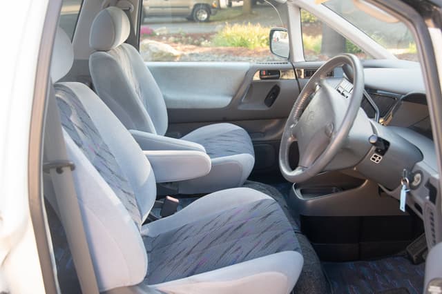 1998 Toyota Estima JDM car for sale — photo 9 of 10
