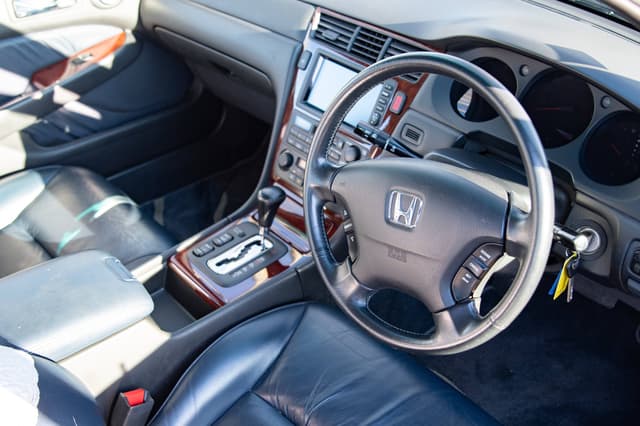 2000 Honda Legend JDM car for sale — photo 8 of 10