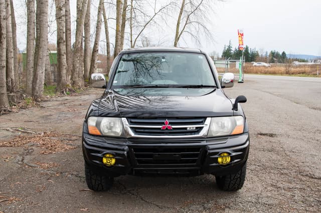 2000 Mitsubishi Pajero JDM car for sale — photo 2 of 10