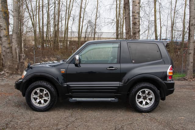 2000 Mitsubishi Pajero JDM car for sale — photo 3 of 10
