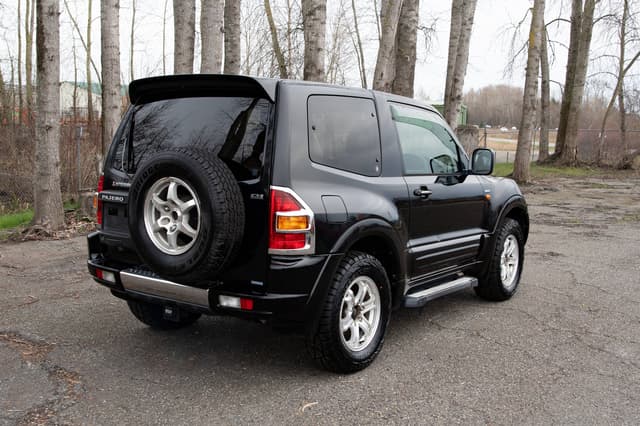 2000 Mitsubishi Pajero JDM car for sale — photo 6 of 10