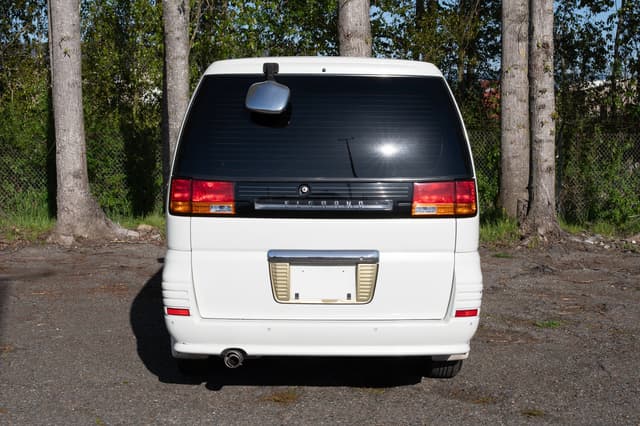 2000 Nissan Elgrand JDM car for sale — photo 5 of 10