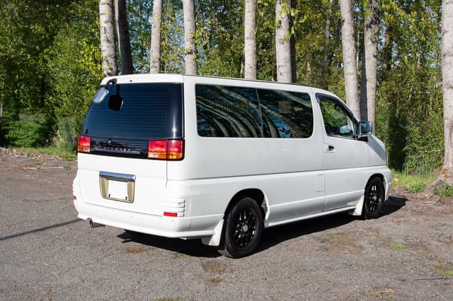 2000 Nissan Elgrand JDM car for sale — photo 6 of 10